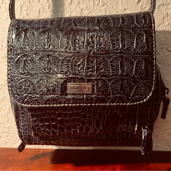Koltov Handbags - Koltov Black Crocodile Embossed Shoulder Bag